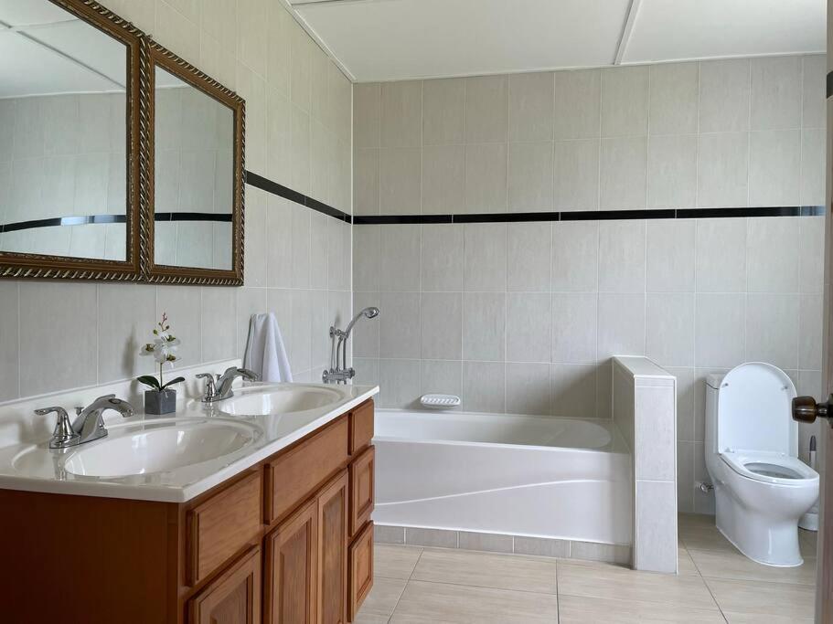 Spring Garden Mobay Resort Luxurious Apartments 몬테고 베이 외부 사진