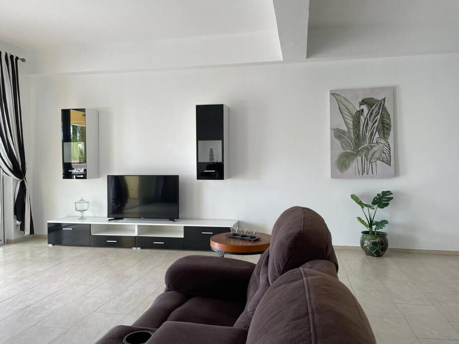 Spring Garden Mobay Resort Luxurious Apartments 몬테고 베이 외부 사진
